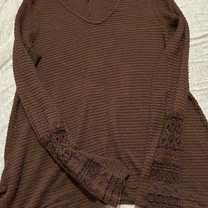 Brown v neck flown sweater with detailed sleeves new never worn